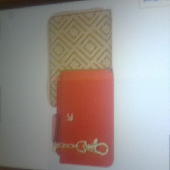 Liz Claiborne Gift Set 2-pc Zip Wallets - Picture 5 of 5